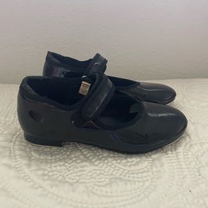 Size 11 girls Tap Shoes, smoke free home and barely used. Brand Freestyle